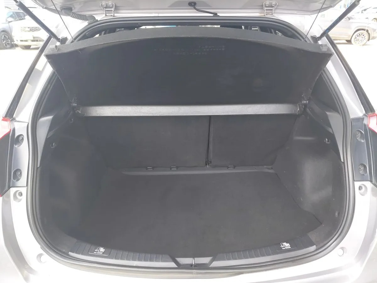Toyota Yaris 1.5 Sport 4x2 Hb Mt 5p año 2024