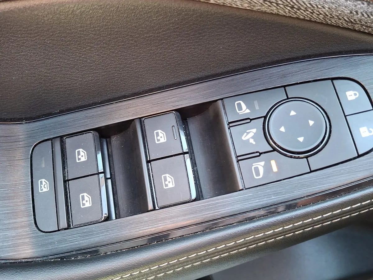 Nissan X-Trail 2.5 Sense 4x2 3row Cvt At 5p año 2024
