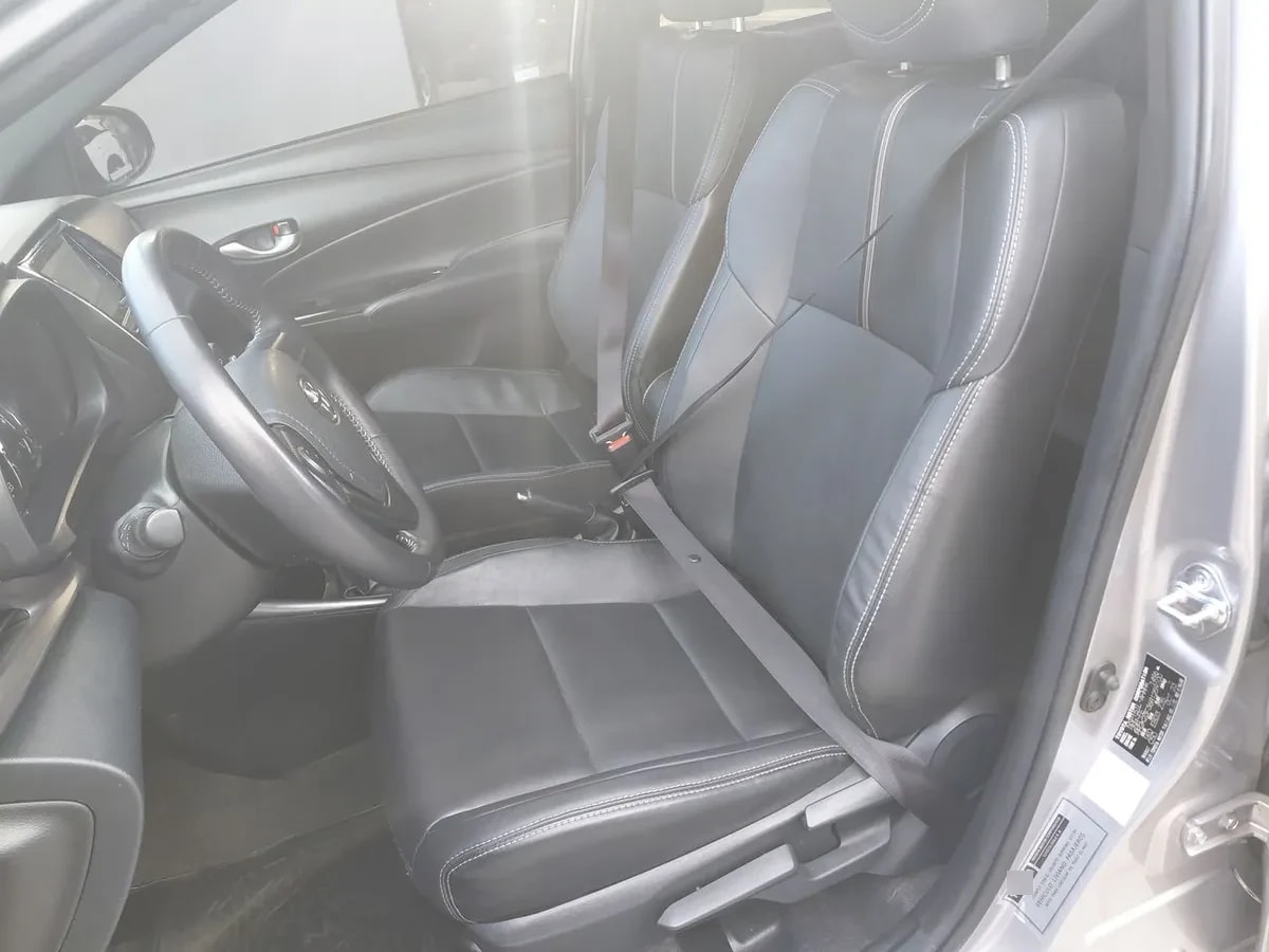 Toyota Yaris 1.5 Sport 4x2 Hb Mt 5p año 2024
