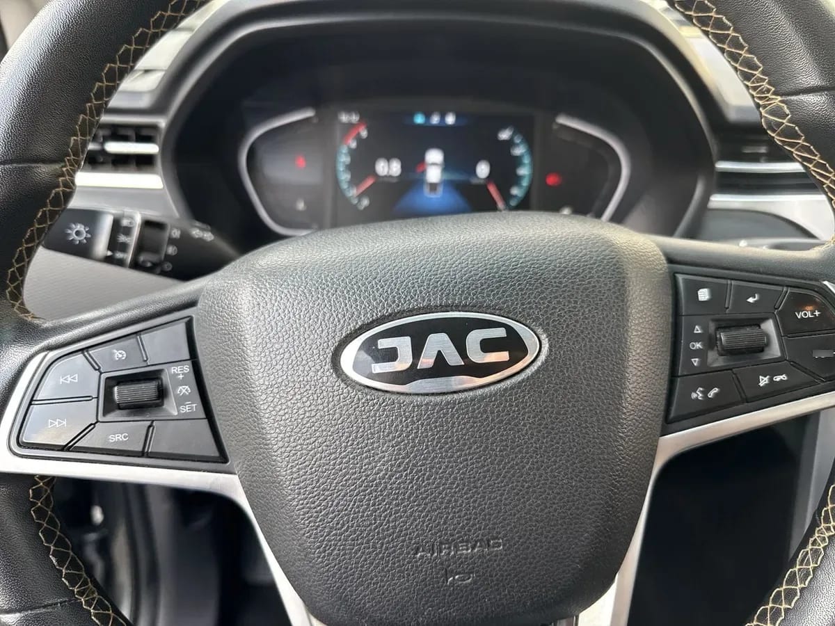 JAC T8 Pro 2.0 Luxury 4x2 Diesel Mt 4p año 2023