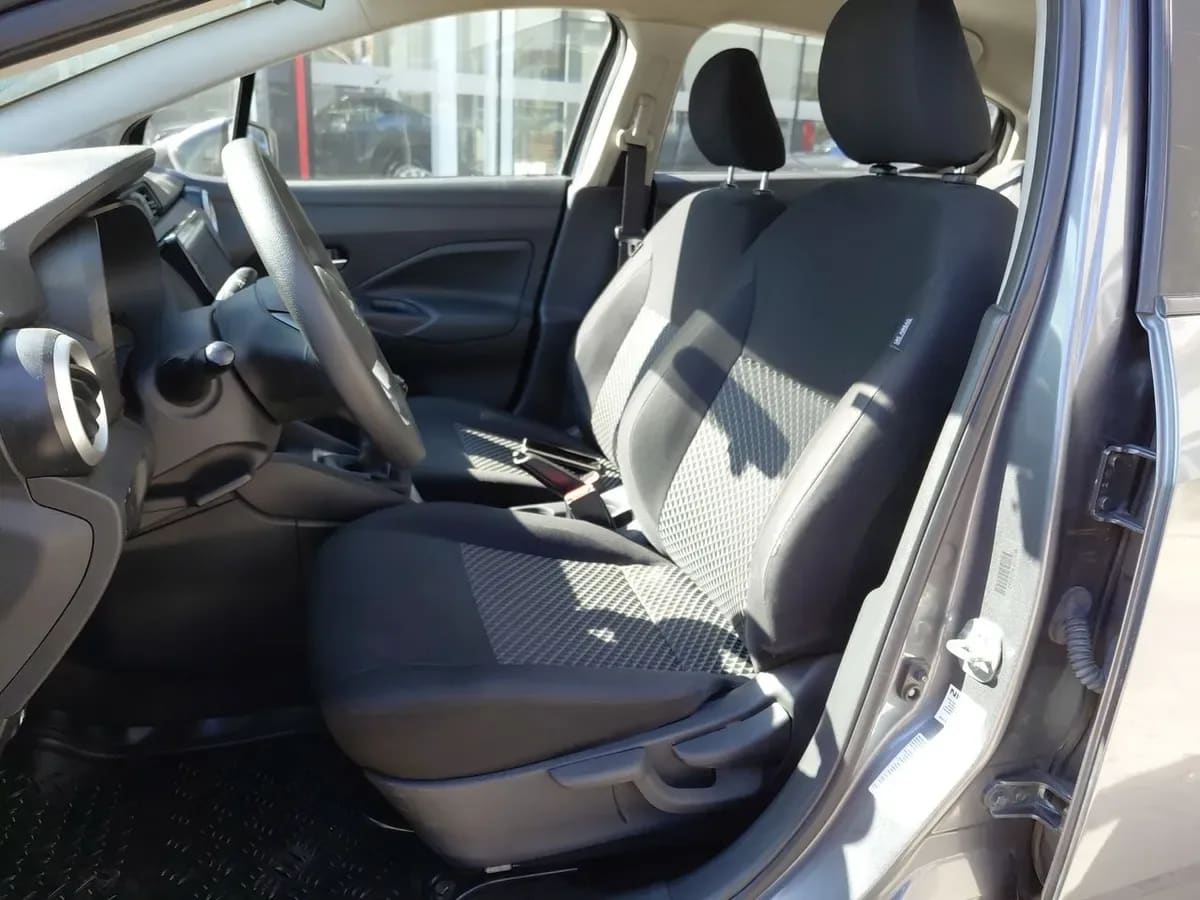 Nissan Versa 1.6 Sense 4x2 Mt 4p año 2021