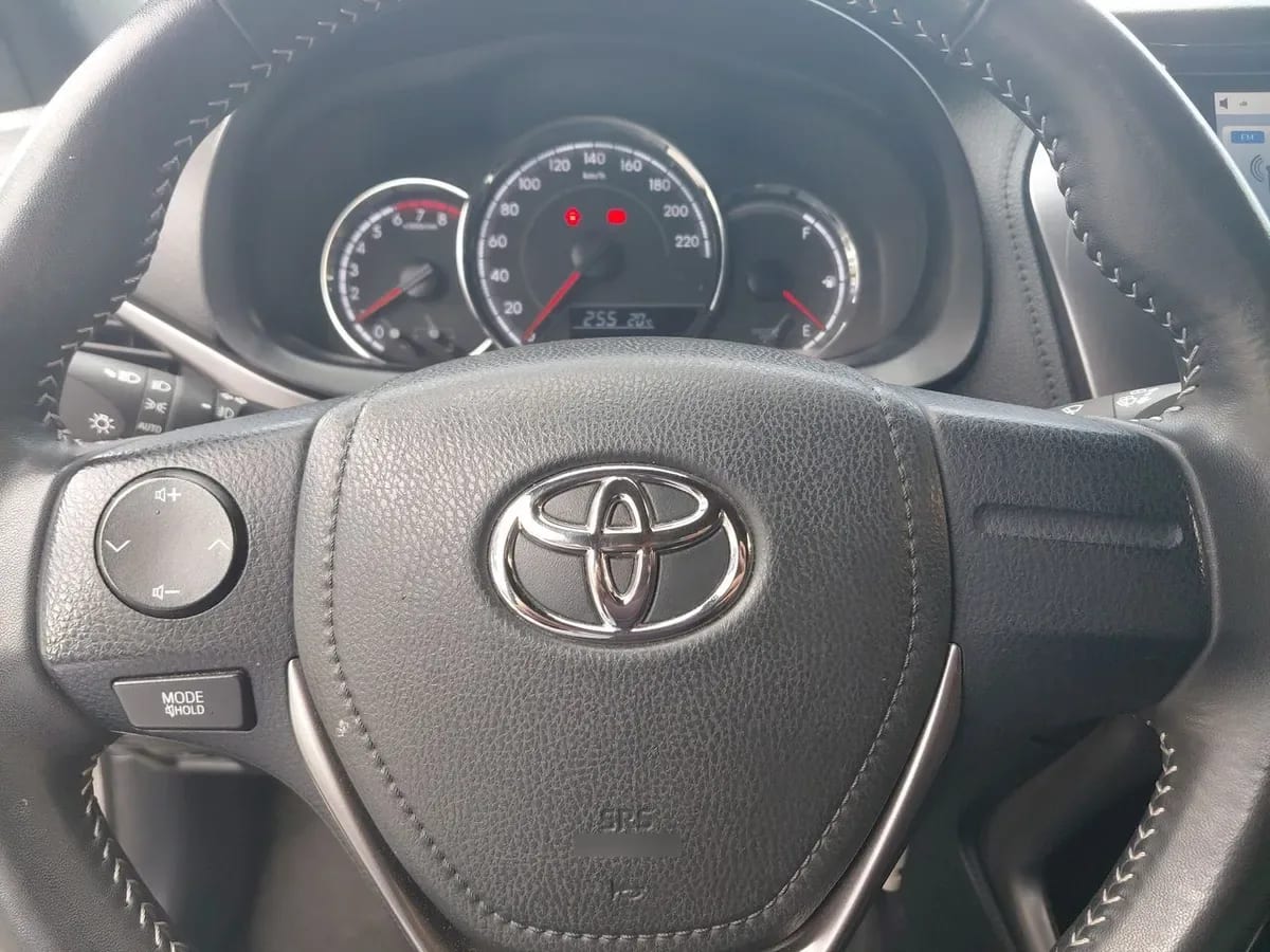 Toyota Yaris 1.5 Sport 4x2 Hb Mt 5p año 2024