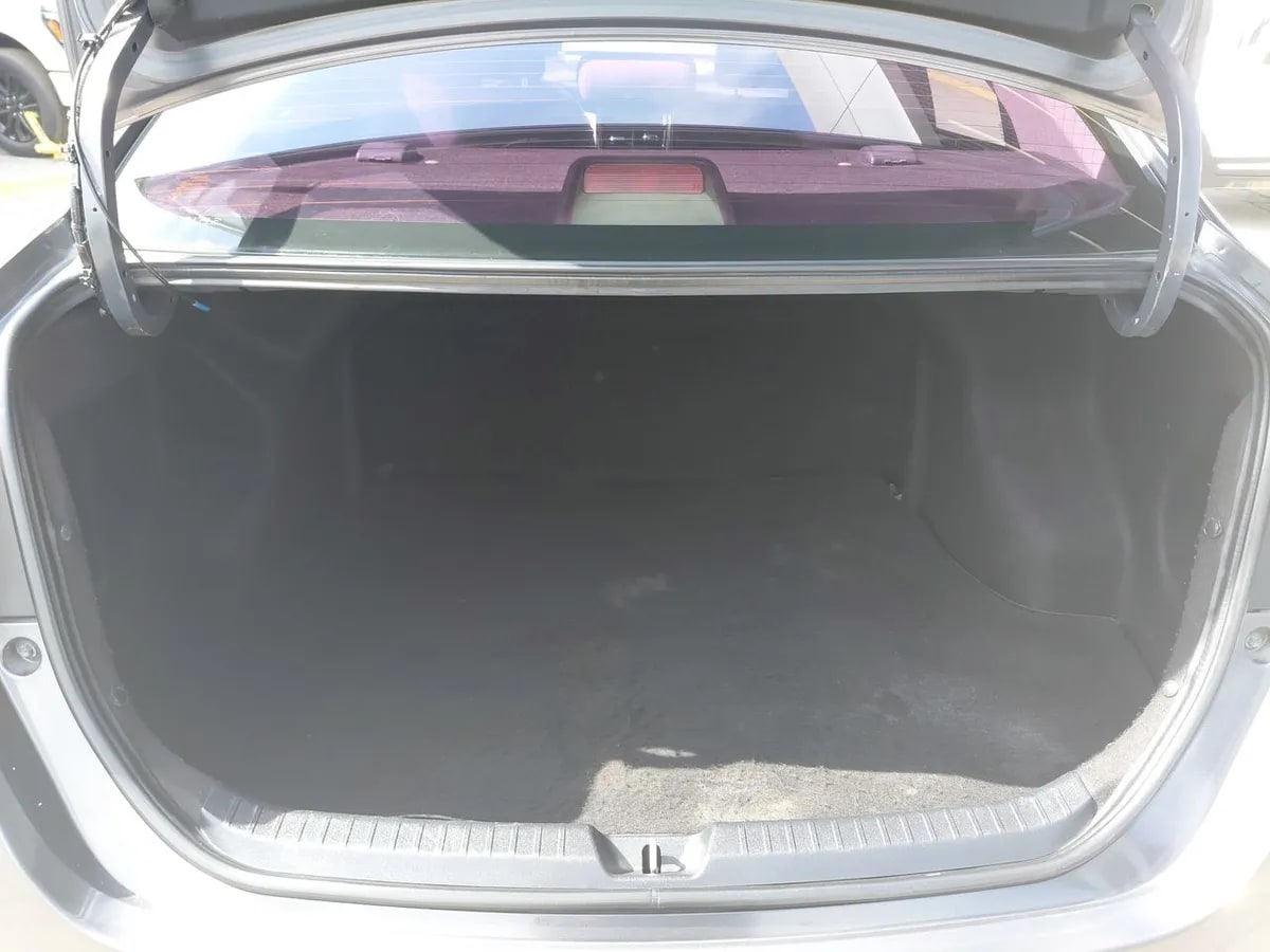 Toyota Yaris 1.5 Gli 4x2 E Mt 4p año 2019