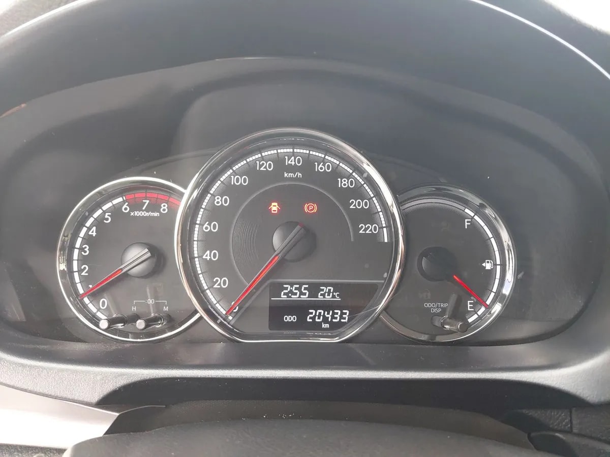 Toyota Yaris 1.5 Sport 4x2 Hb Mt 5p año 2024