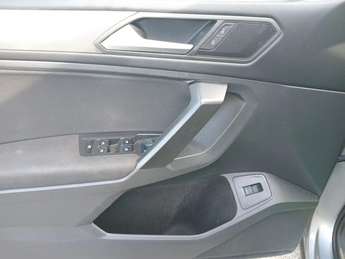 Volkswagen Tiguan 1.4 Tsi Comfortline 4x2 At 5p año 2023