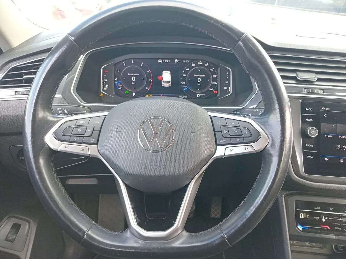 Volkswagen Tiguan 1.4 Tsi Comfortline 4x2 At 5p año 2023