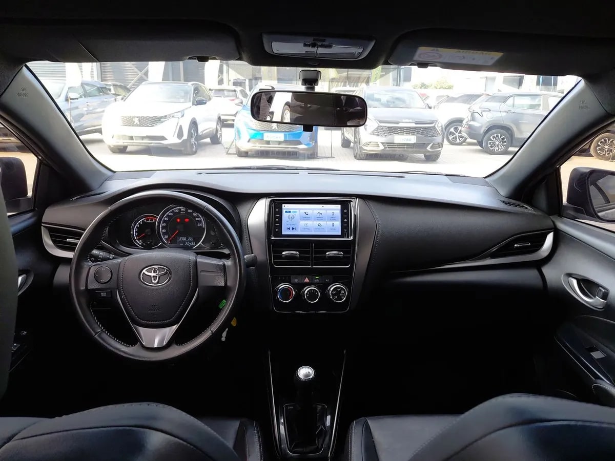 Toyota Yaris 1.5 Sport 4x2 Hb Mt 5p año 2024