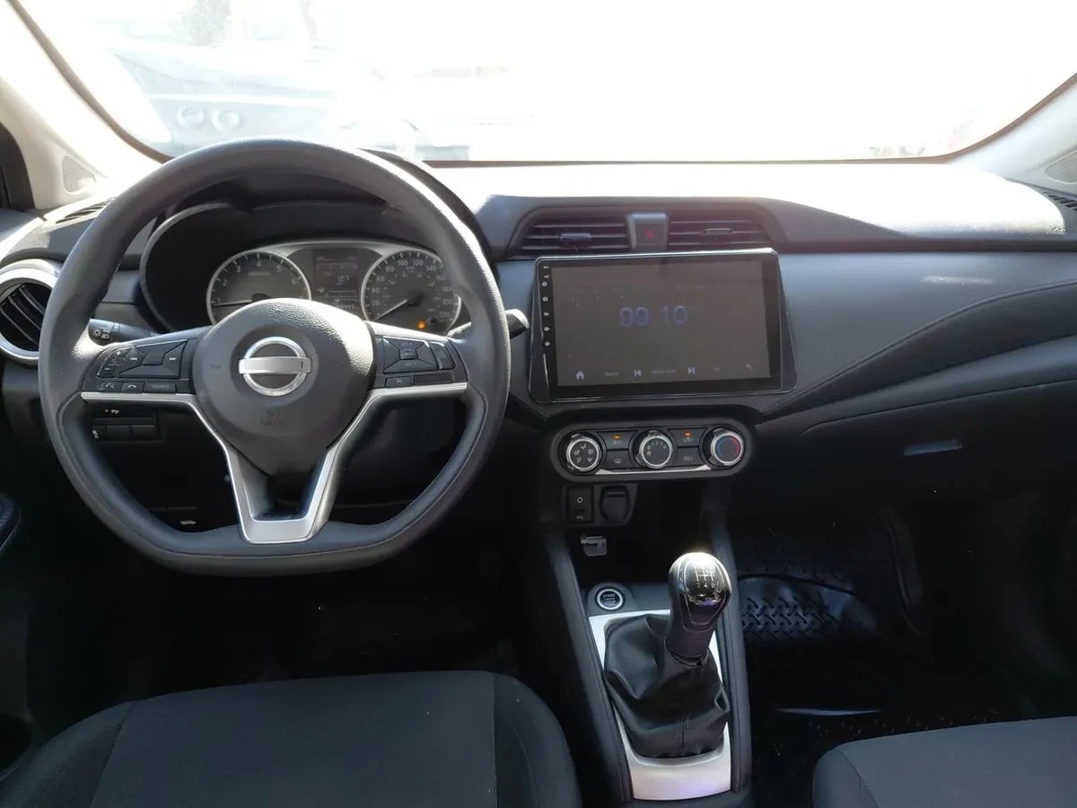 Nissan Versa 1.6 Sense 4x2 Mt 4p año 2021