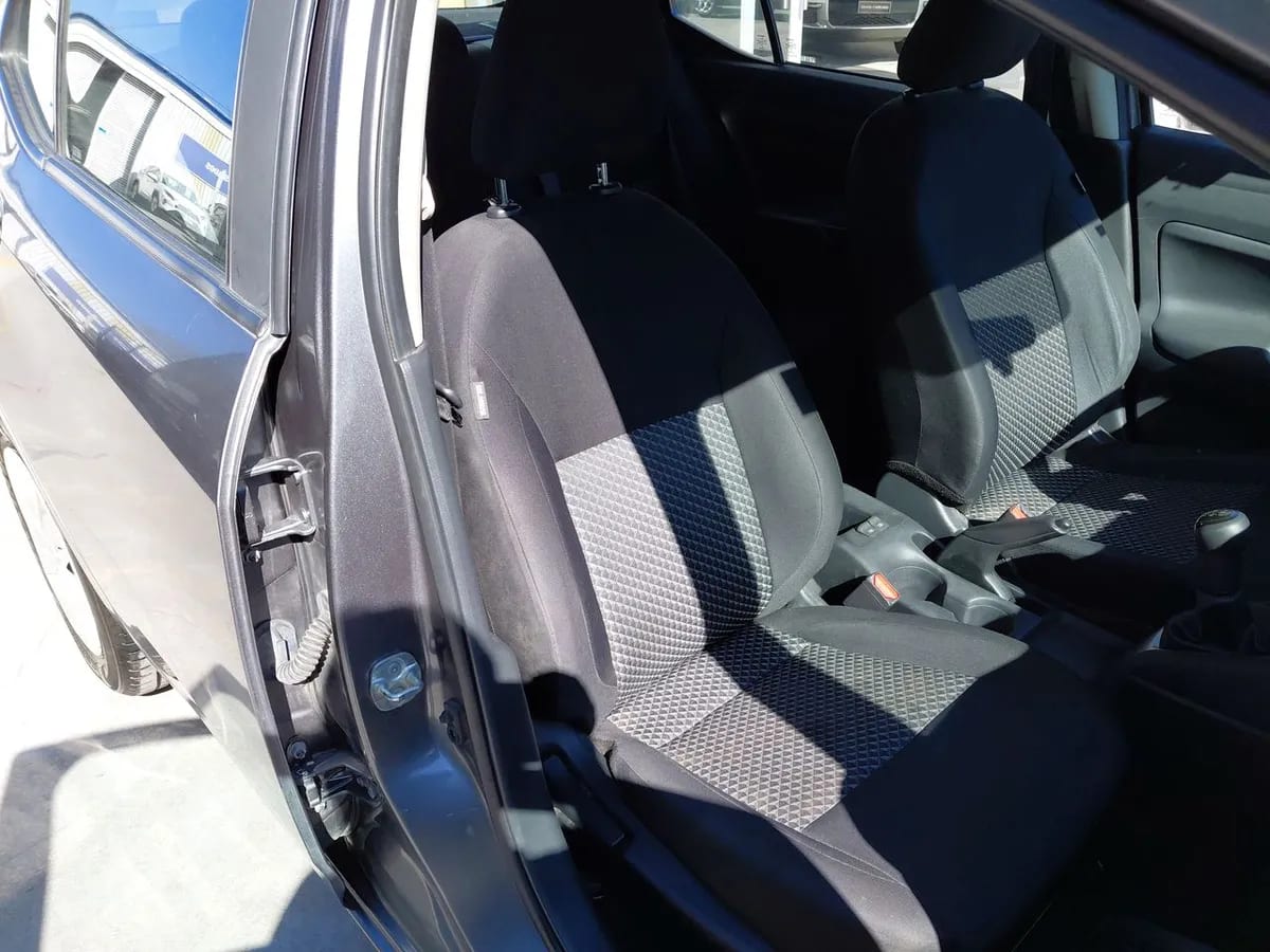 Nissan Versa 1.6 Sense 4x2 Mt 4p año 2021
