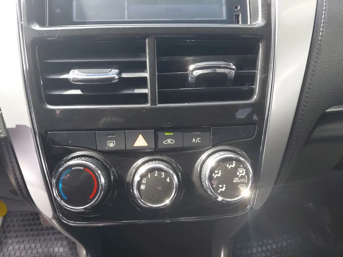 Toyota Yaris 1.5 Gli 4x2 E Mt 4p año 2019