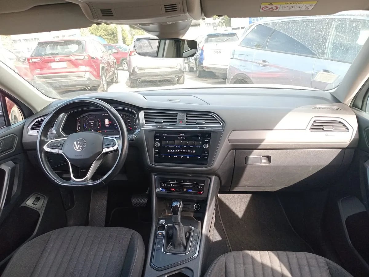 Volkswagen Tiguan 1.4 Tsi Comfortline 4x2 At 5p año 2023