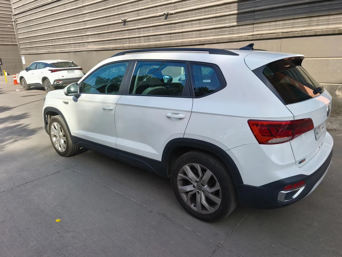 VOLKSWAGEN TAOS 1.4 Tsi Highline At año 2022