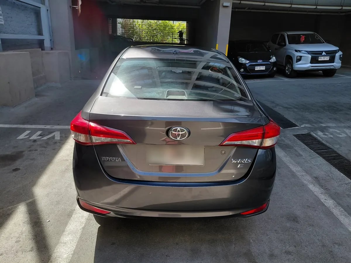 TOYOTA YARIS 1.5 Sedan Gli E Mt año 2022