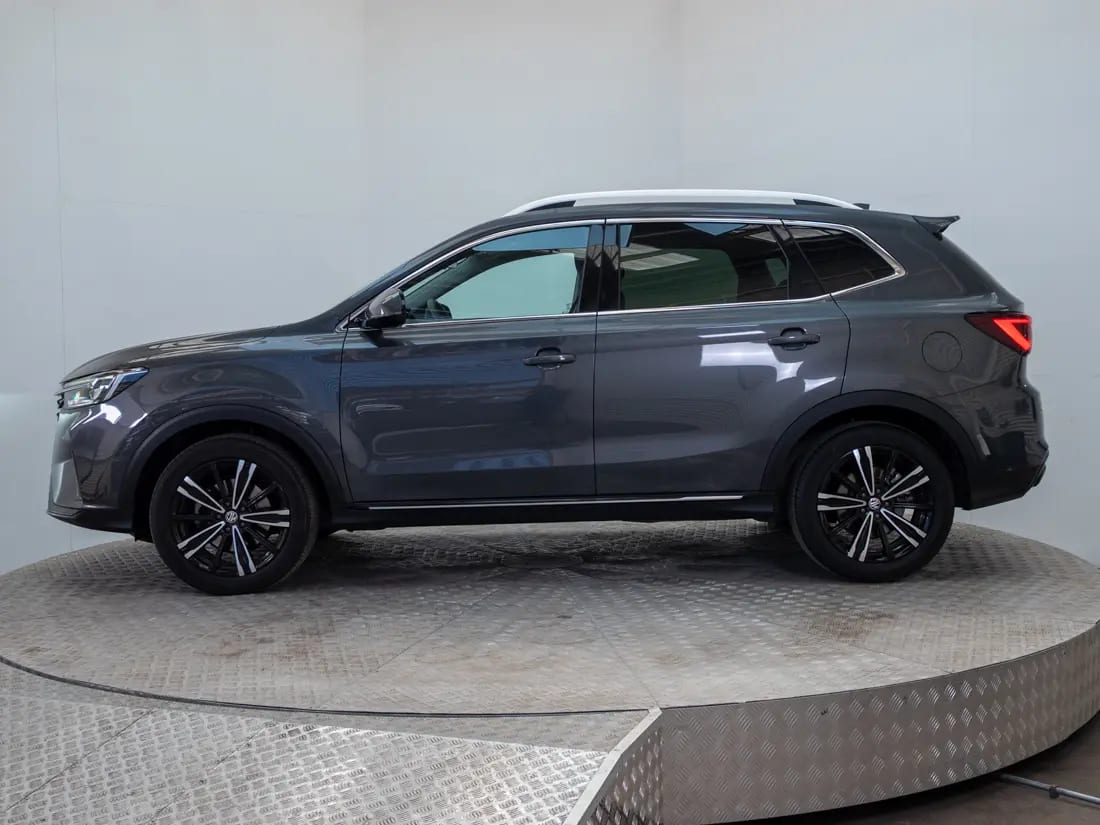 MG Rx5 1.5t Com 2wd Mt 5p año 2024