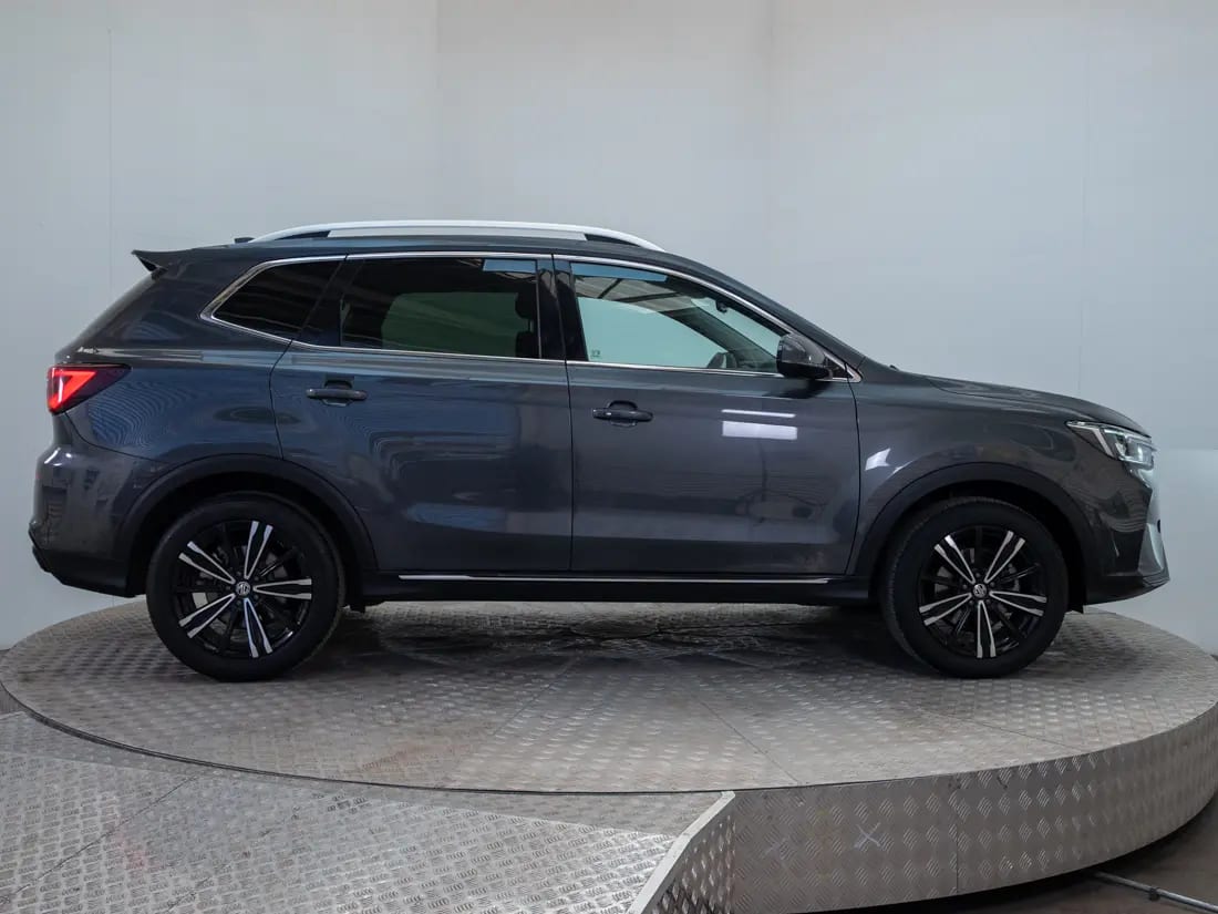 MG Rx5 1.5t Com 2wd Mt 5p año 2024