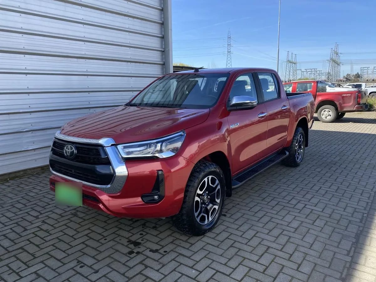 Toyota Hilux 2.8 Srv Diesel 4x4 Dob. Cab. At 4p año 2024