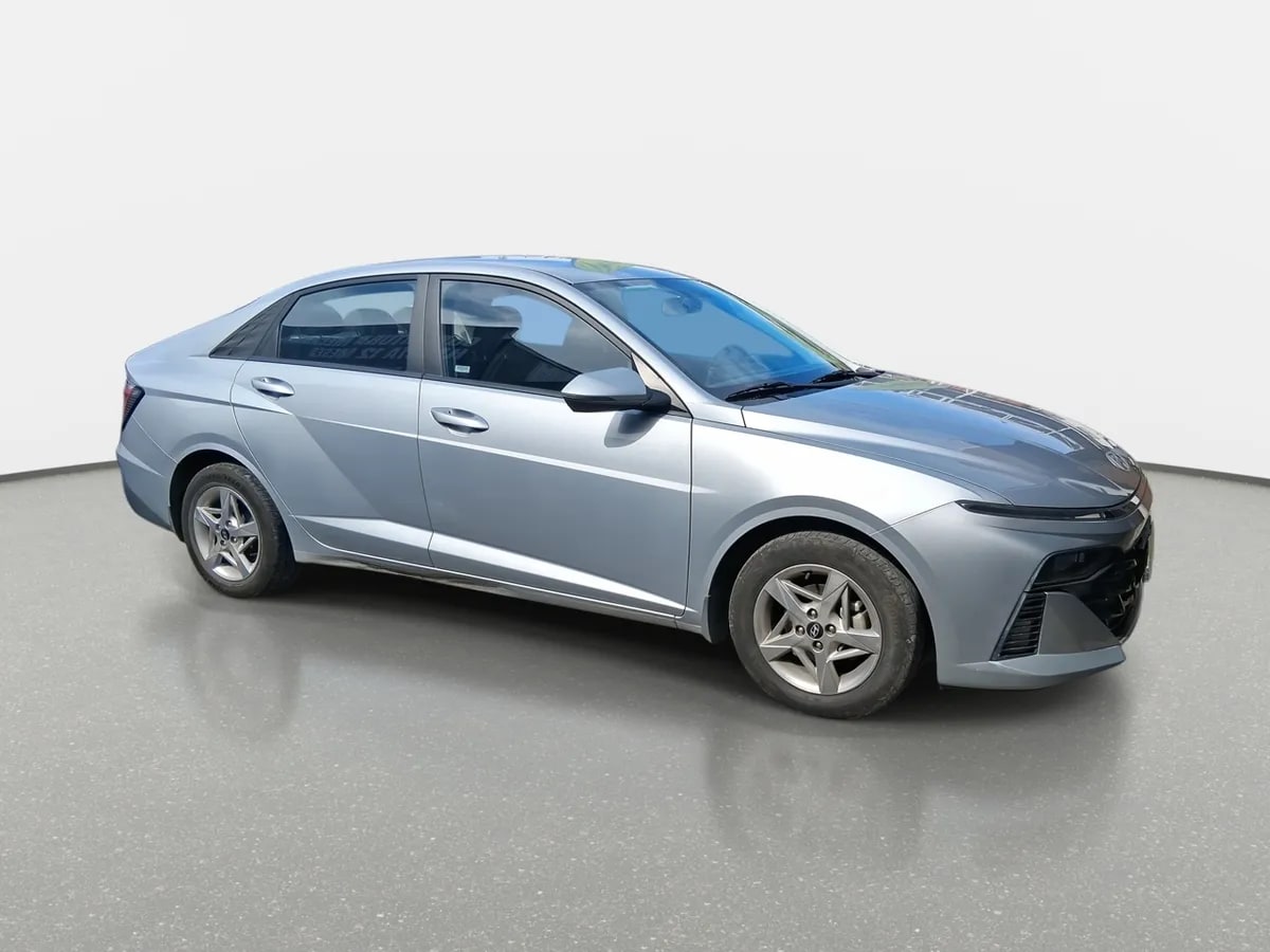 Hyundai Accent 1.5 Plus 4x2 At 4p año 2025