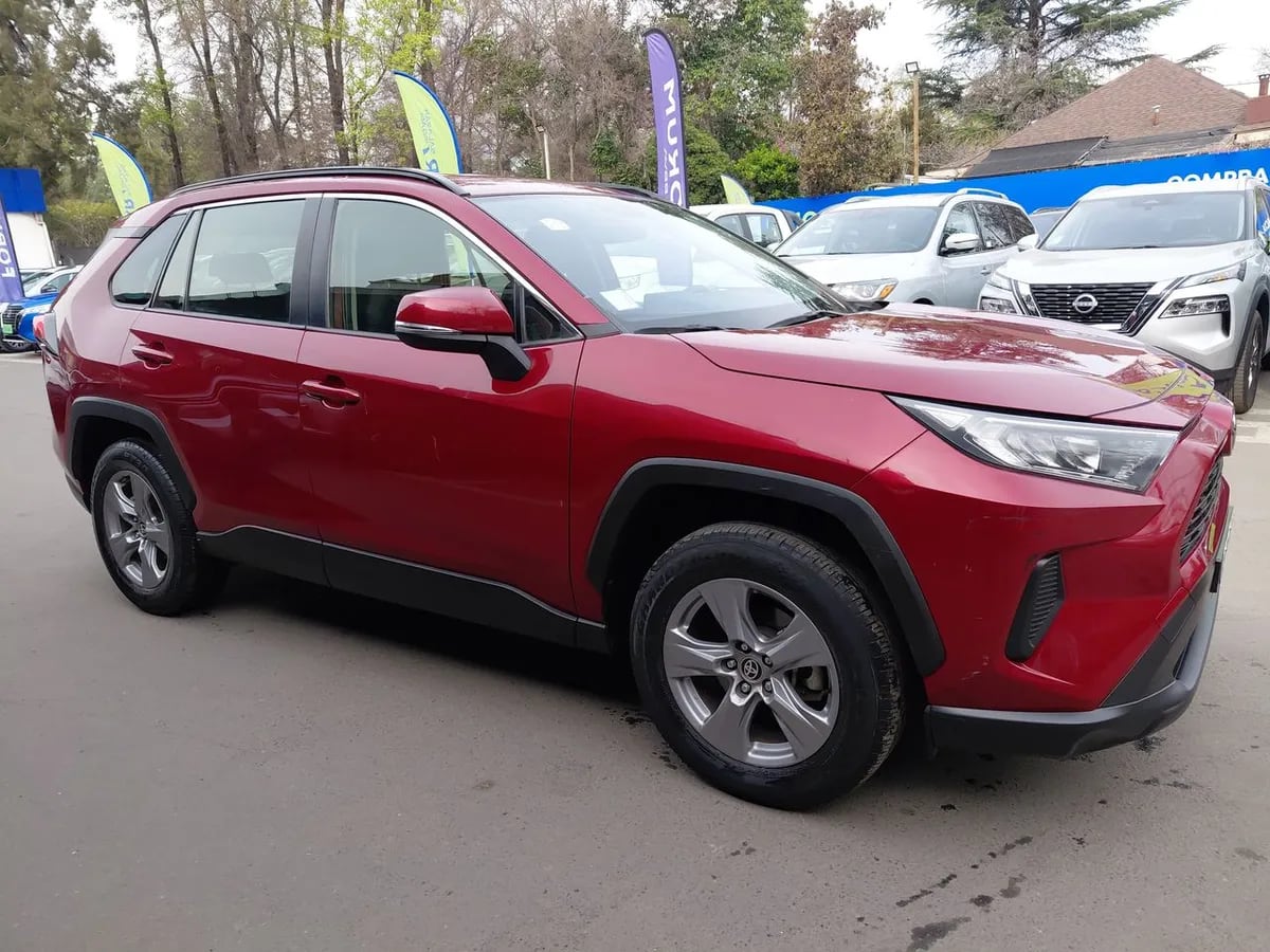Toyota Rav 4 2.0 Le 4x2 Mt 5p año 2023