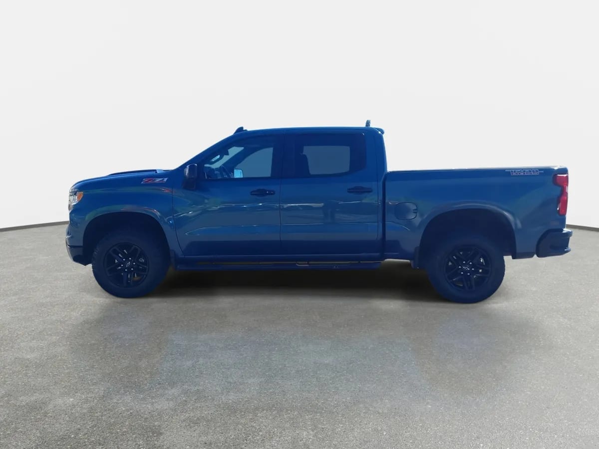 Chevrolet Silverado 5.3 Lt Trail Boss Z71 4x4 At 4p año 2024