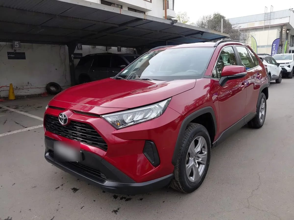 Toyota Rav 4 2.0 Le 4x2 Mt 5p año 2023