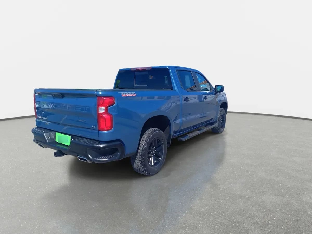 Chevrolet Silverado 5.3 Lt Trail Boss Z71 4x4 At 4p año 2024