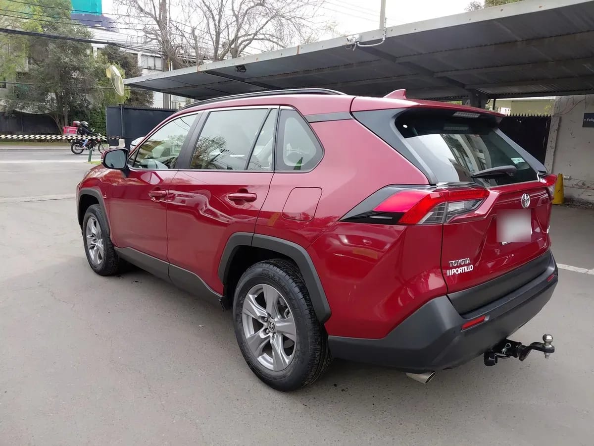 Toyota Rav 4 2.0 Le 4x2 Mt 5p año 2023