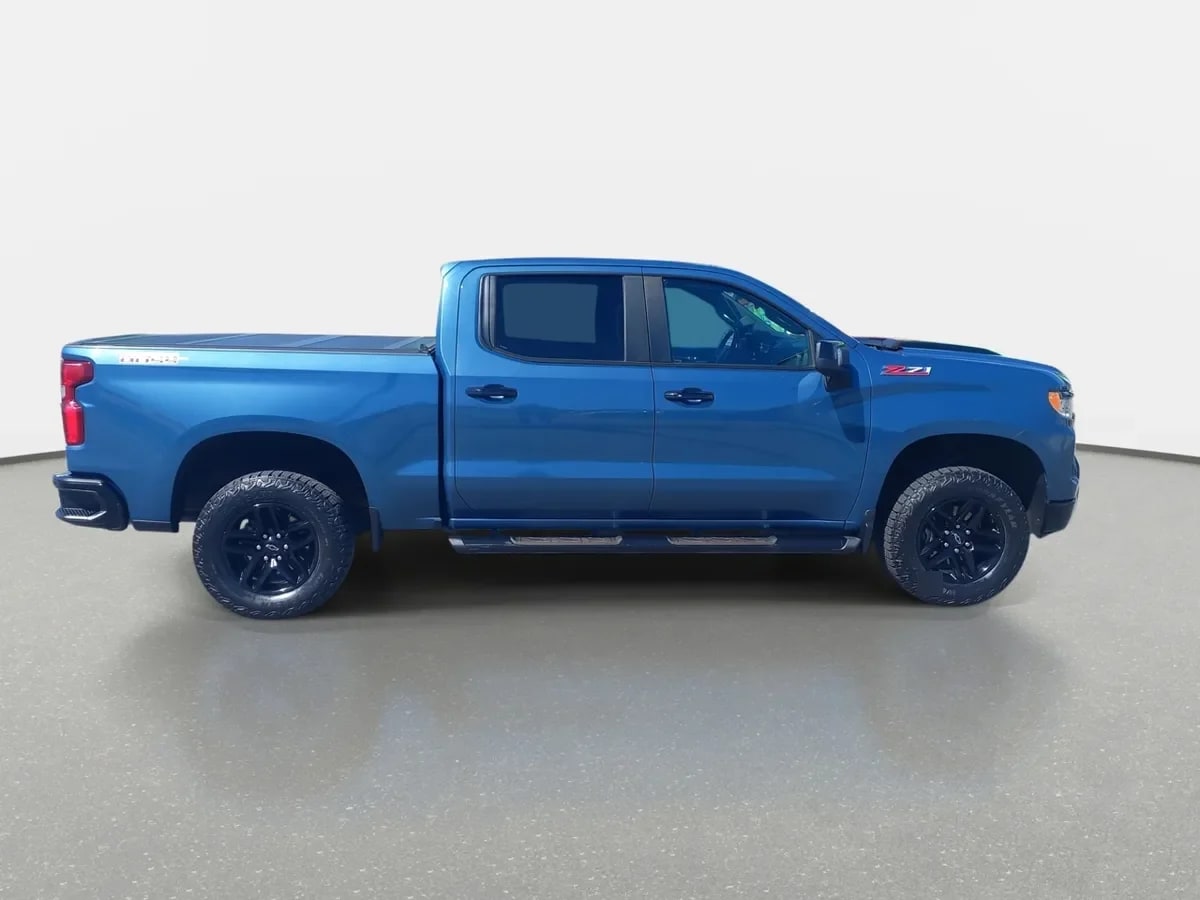 Chevrolet Silverado 5.3 Lt Trail Boss Z71 4x4 At 4p año 2024