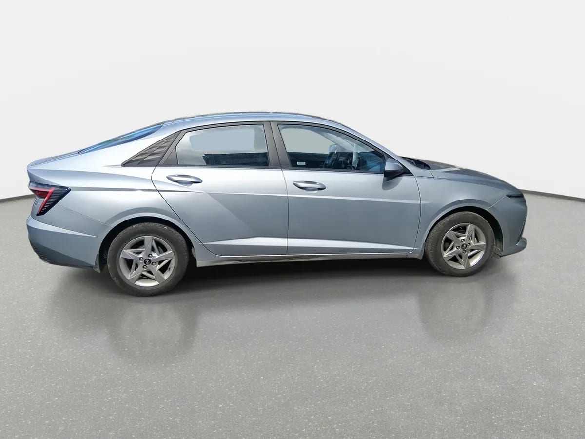Hyundai Accent 1.5 Plus 4x2 At 4p año 2025