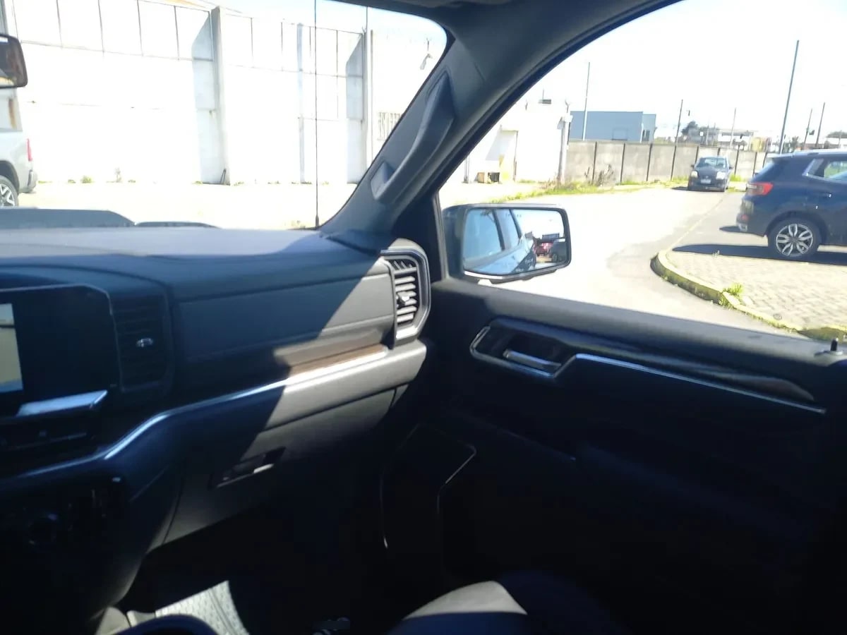 Chevrolet Silverado 5.3 Lt Trail Boss Z71 4x4 At 4p año 2024