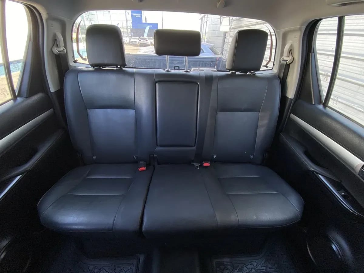 Toyota Hilux 2.8 Srv Diesel 4x4 Dob. Cab. At 4p año 2024