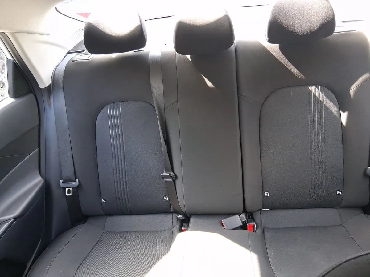 Hyundai Accent 1.5 Plus 4x2 At 4p año 2025