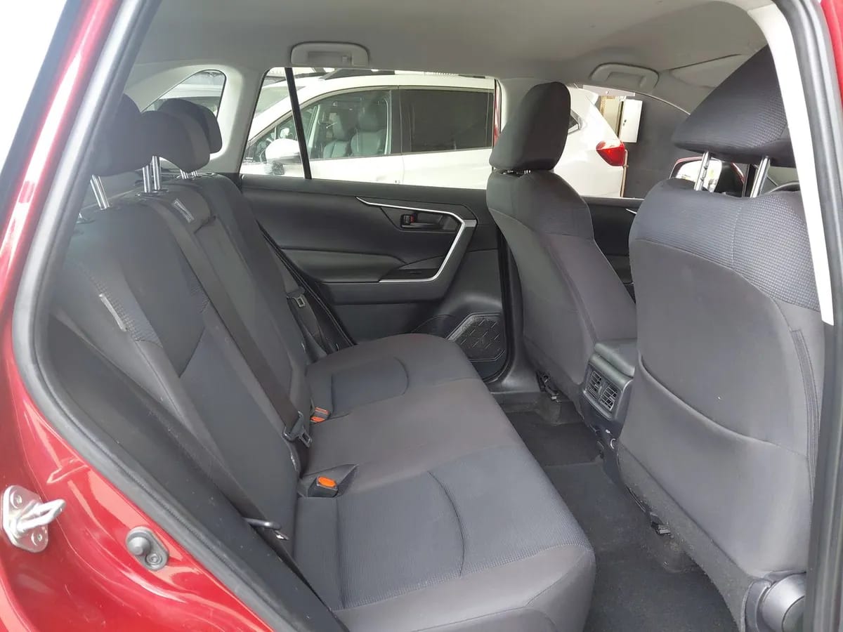 Toyota Rav 4 2.0 Le 4x2 Mt 5p año 2023