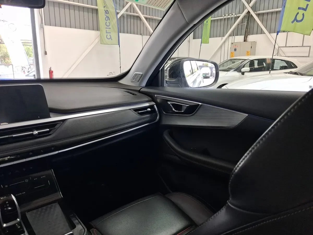 Chery Tiggo 7 Pro 1.5t Glx 4x2 Bicolor Cvt At 5p año 2023