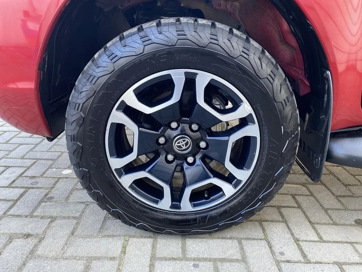 Toyota Hilux 2.8 Srv Diesel 4x4 Dob. Cab. At 4p año 2024