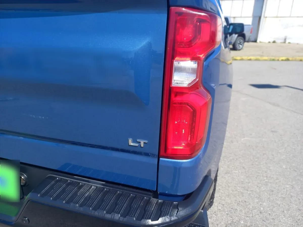 Chevrolet Silverado 5.3 Lt Trail Boss Z71 4x4 At 4p año 2024