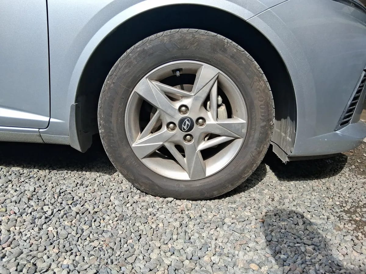 Hyundai Accent 1.5 Plus 4x2 At 4p año 2025