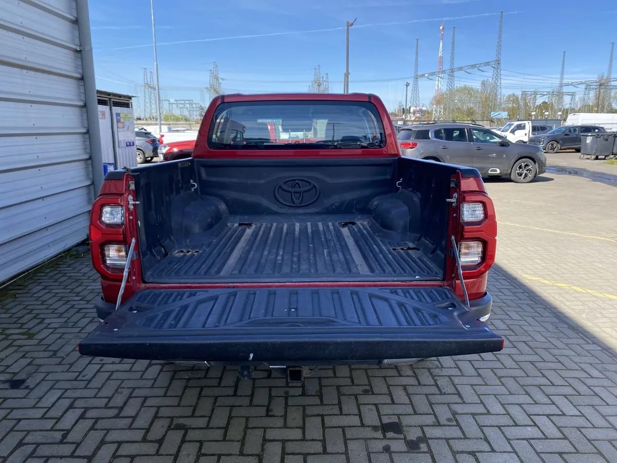 Toyota Hilux 2.8 Srv Diesel 4x4 Dob. Cab. At 4p año 2024