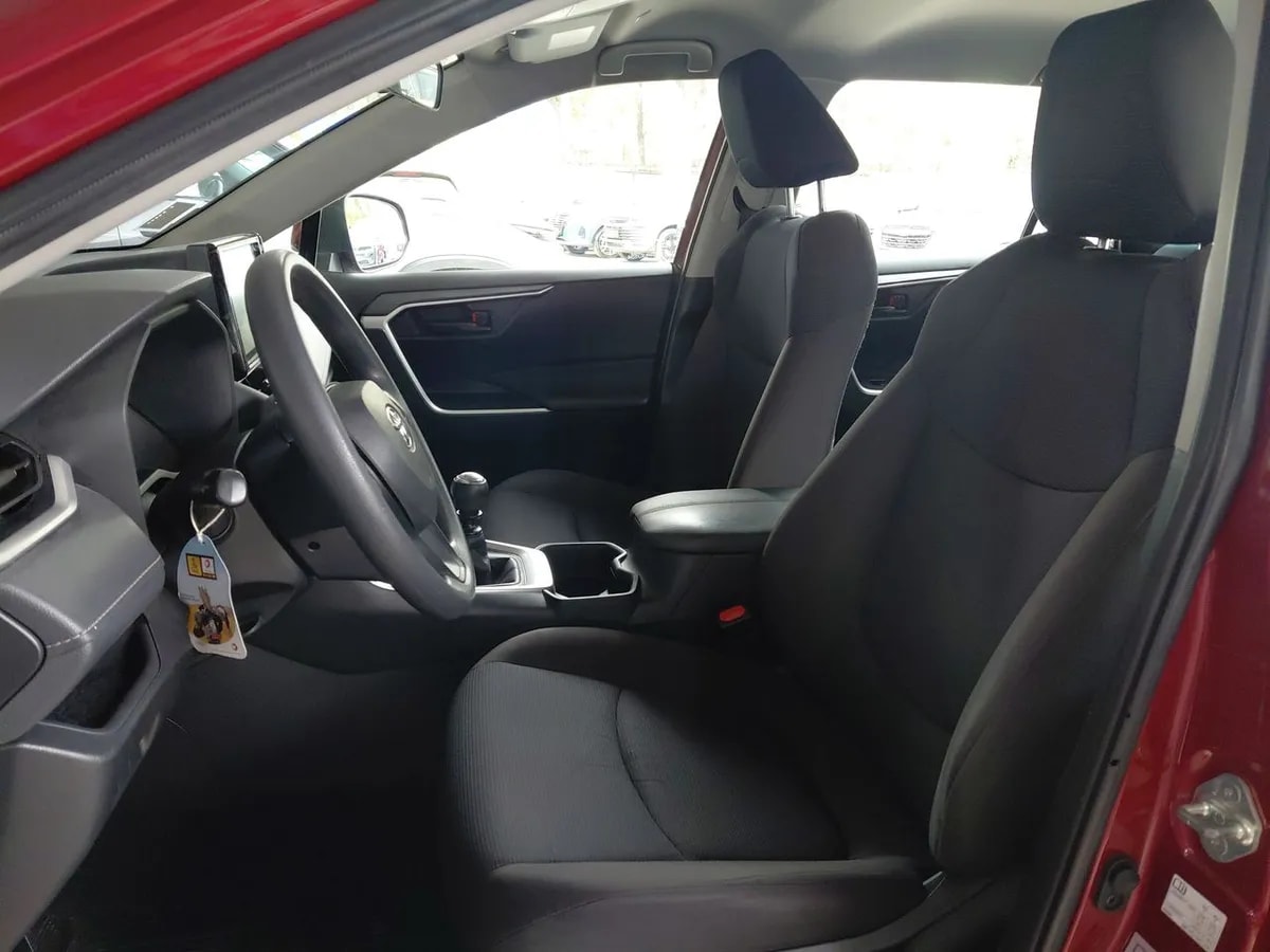 Toyota Rav 4 2.0 Le 4x2 Mt 5p año 2023