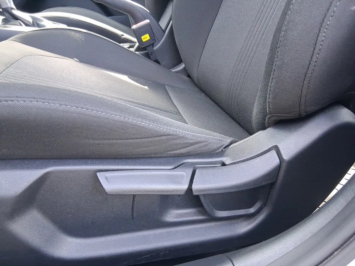 Hyundai Accent 1.5 Plus 4x2 At 4p año 2025
