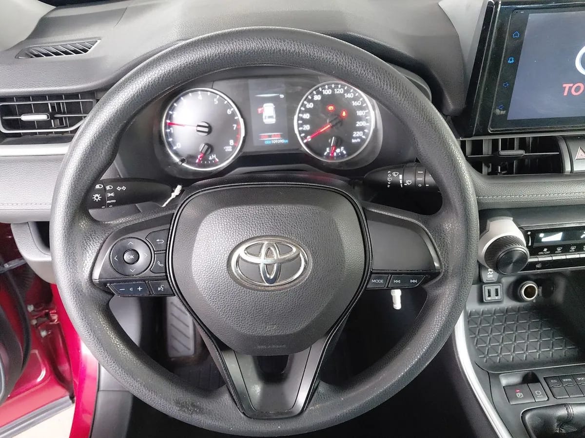 Toyota Rav 4 2.0 Le 4x2 Mt 5p año 2023