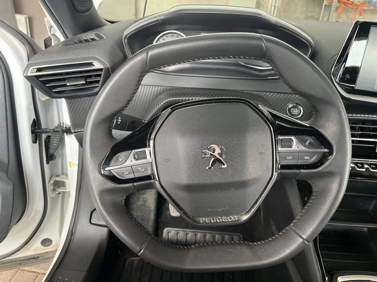 Peugeot 2008 1.2 Active Pack Puretech 130 4x2 Mt 5p año 2024