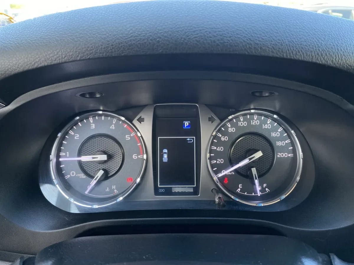 Toyota Hilux 2.8 Srv Diesel 4x4 Dob. Cab. At 4p año 2024
