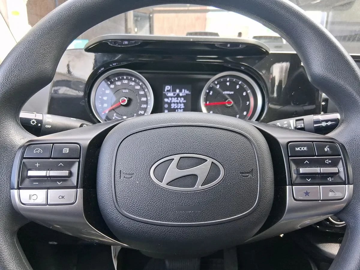 Hyundai Accent 1.5 Plus 4x2 At 4p año 2025