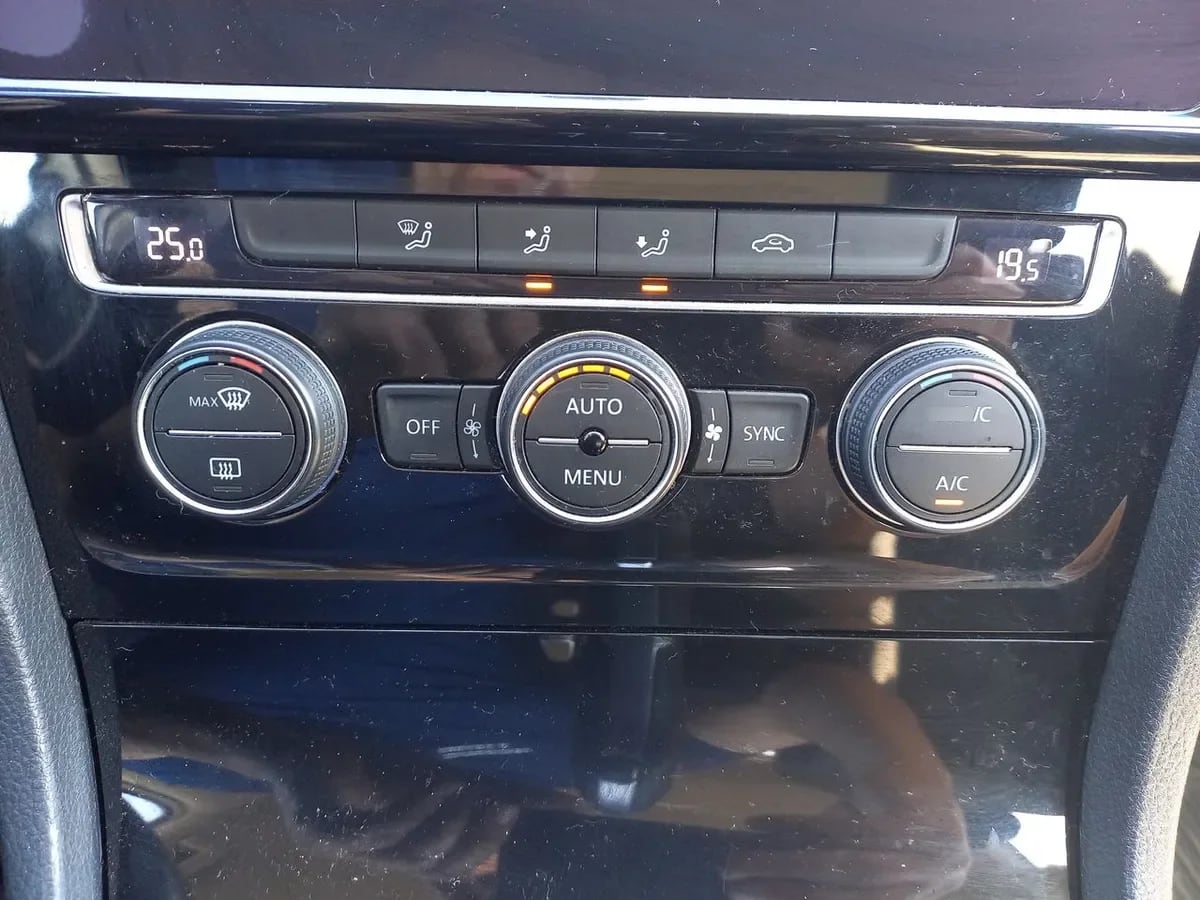 Volkswagen Golf 1.4 Highline 4x2 Hb At 5p año 2019
