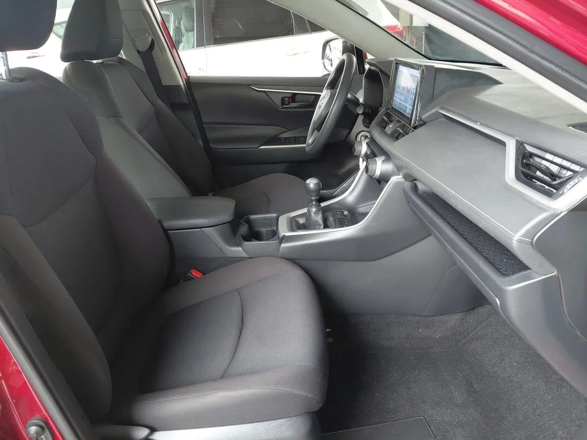 Toyota Rav 4 2.0 Le 4x2 Mt 5p año 2023