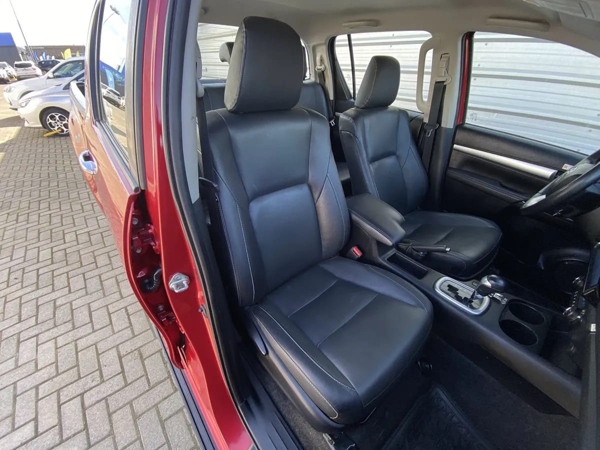 Toyota Hilux 2.8 Srv Diesel 4x4 Dob. Cab. At 4p año 2024
