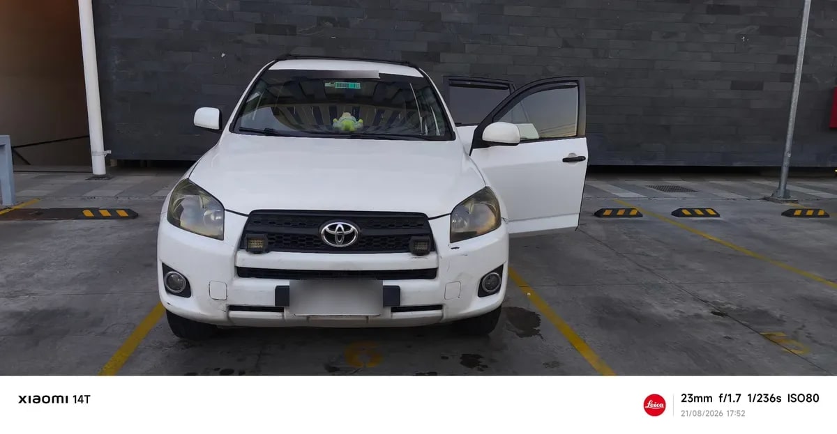 TOYOTA RAV4 2.0 Std 4x2 Mt 722ml3 año 2010
