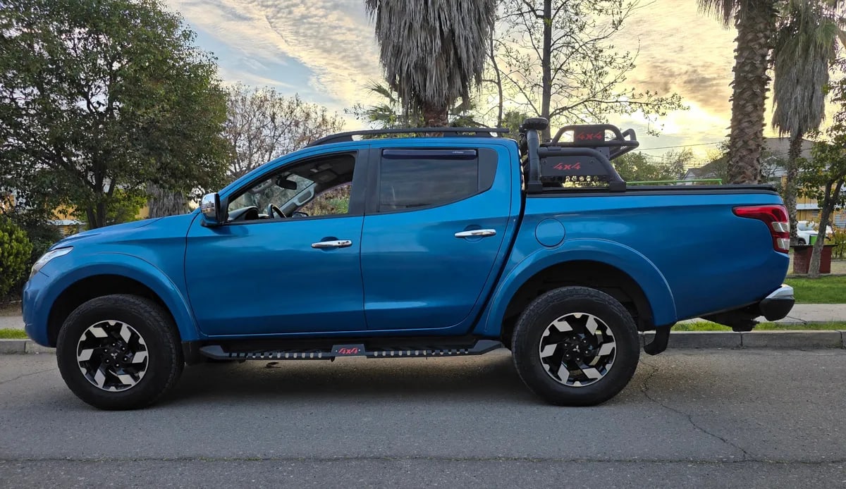 Mitsubishi L200 2.4 Dakar Crs Hp At 4x4 Diesel año 2018