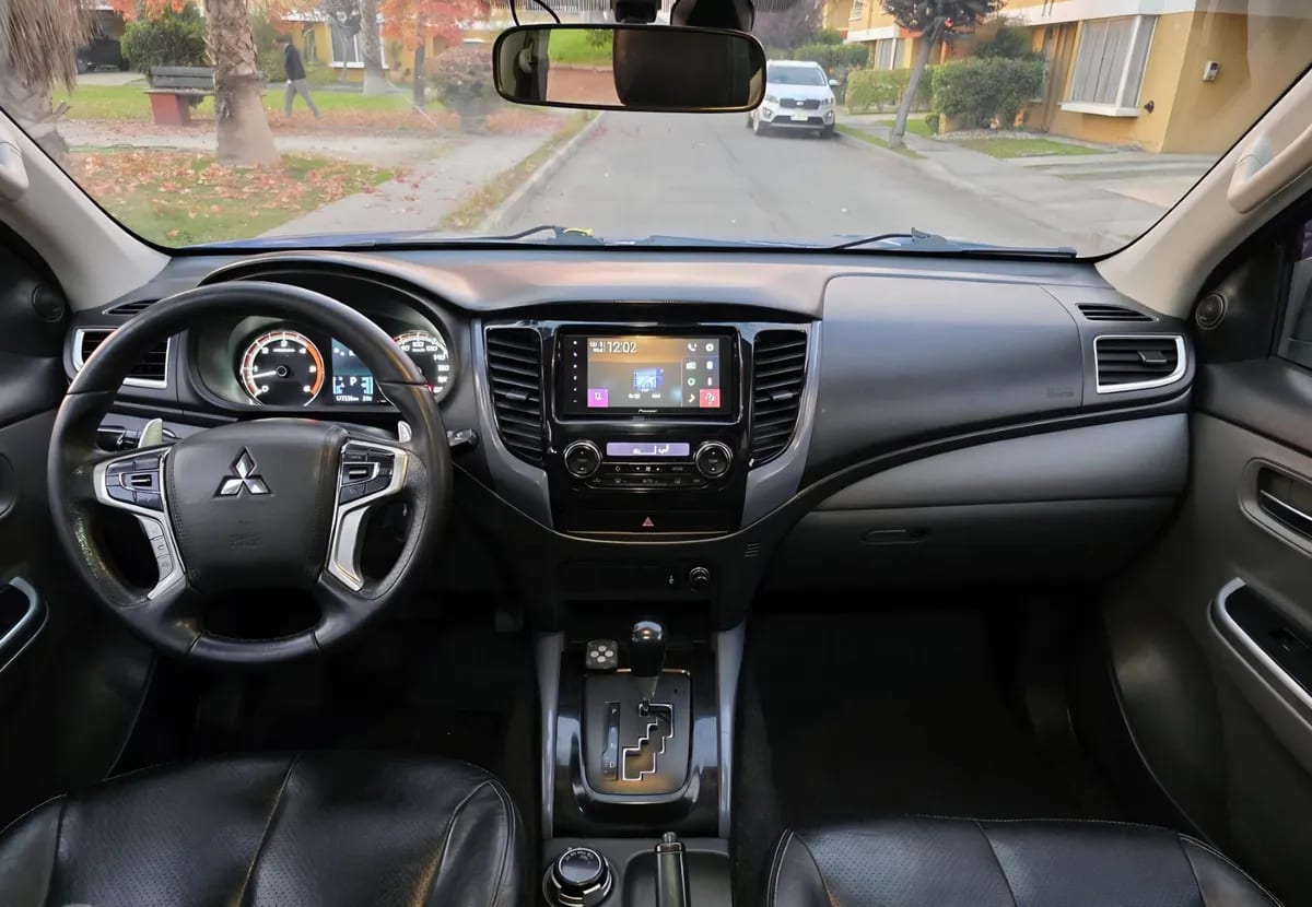 Mitsubishi L200 2.4 Dakar Crs Hp At 4x4 Diesel año 2018