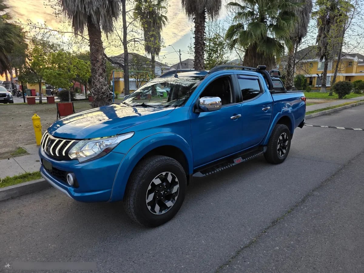 Mitsubishi L200 2.4 Dakar Crs Hp At 4x4 Diesel año 2018